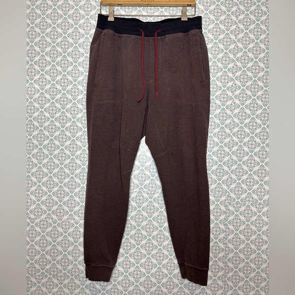 Lululemon joggers - Picture 1 of 5